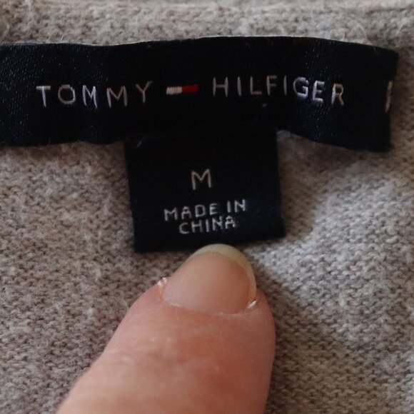 Tommy Hilfiger Womens V-Neck Argyle Sweater Sparkle Preppy Size Medium - Picture 2 of 15